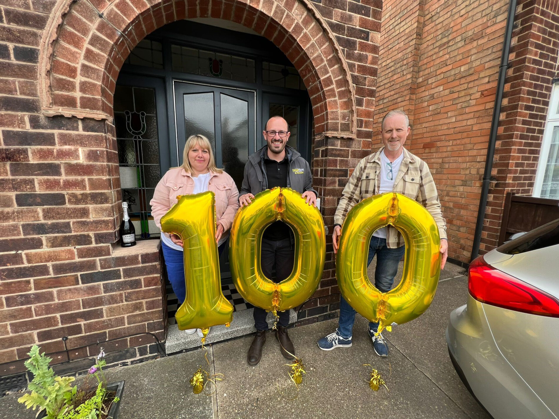 Celebrating over 100 completions for HomeMove Nottinghamshire!