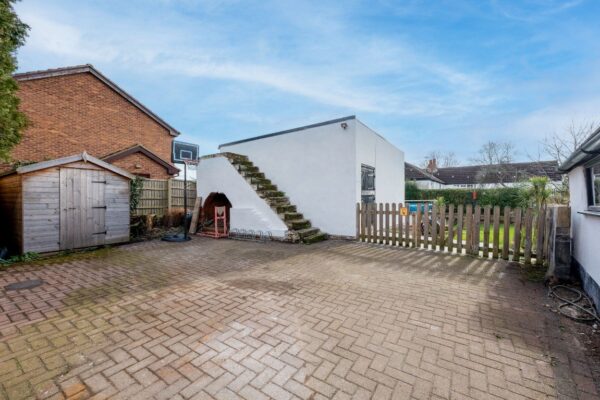 Willow Lane, Gedling, Nottingham, Nottinghamshire, NG4 4BJ