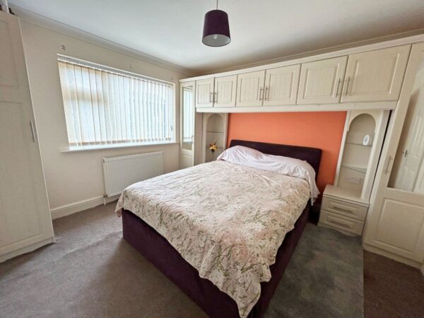 Elizabeth Crescent, Ingoldmells, Skegness, Lincolnshire, PE25 1NQ
