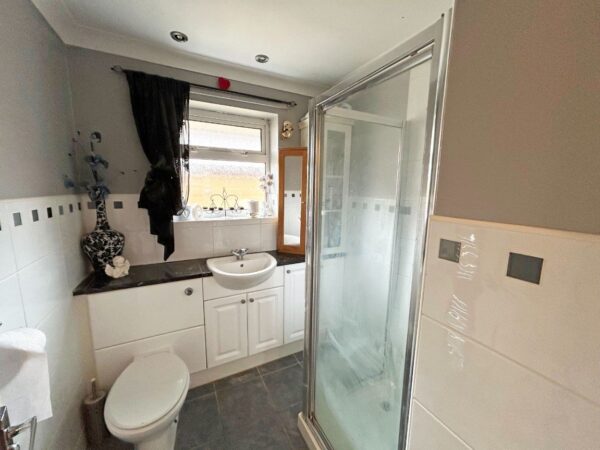 Elizabeth Crescent, Ingoldmells, Skegness, Lincolnshire, PE25 1NQ