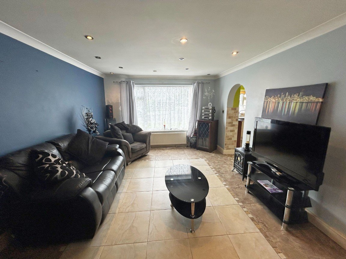 Elizabeth Crescent, Ingoldmells, Skegness, Lincolnshire, PE25 1NQ