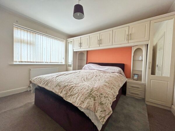 Elizabeth Crescent, Ingoldmells, Skegness, Lincolnshire, PE25 1NQ
