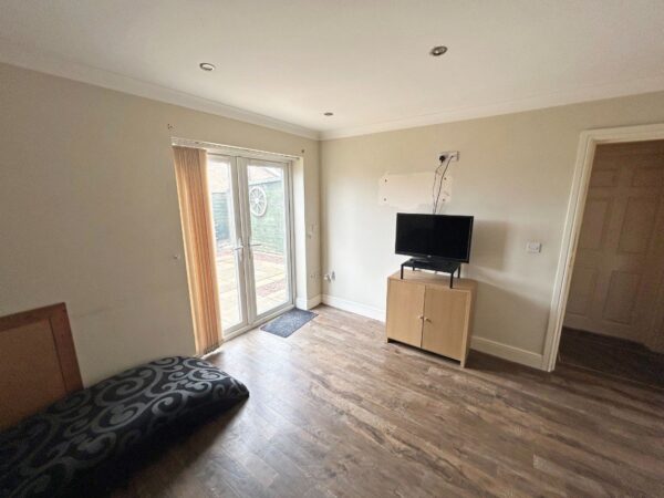 Elizabeth Crescent, Ingoldmells, Skegness, Lincolnshire, PE25 1NQ