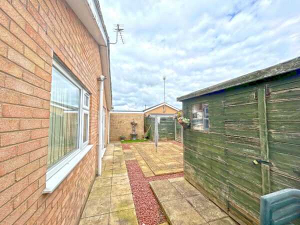 Elizabeth Crescent, Ingoldmells, Skegness, Lincolnshire, PE25 1NQ