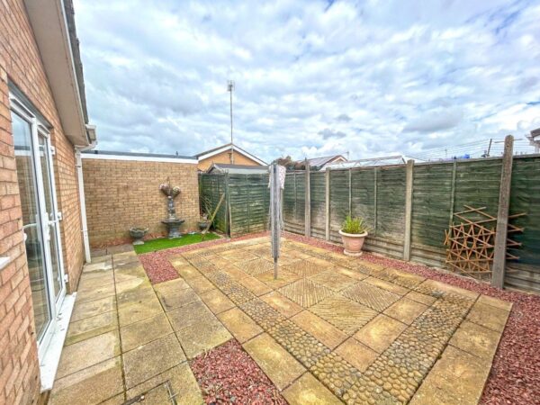 Elizabeth Crescent, Ingoldmells, Skegness, Lincolnshire, PE25 1NQ