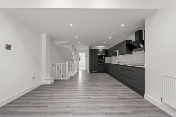 Beeches Rise, Mapperley Rise, Nottingham, NG3 5GH