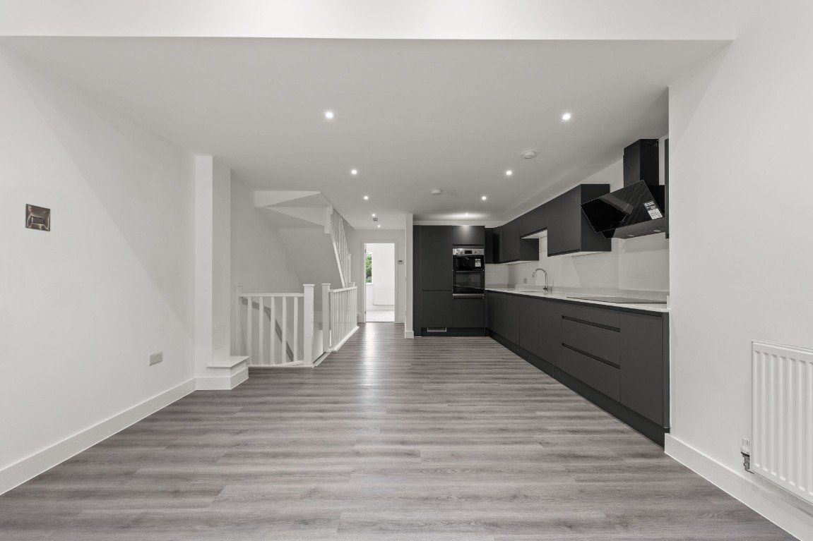 Beeches Rise, Mapperley Rise, Nottingham, NG3 5GH