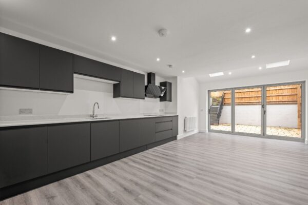 Beeches Rise, Mapperley Rise, Nottingham, NG3 5GH