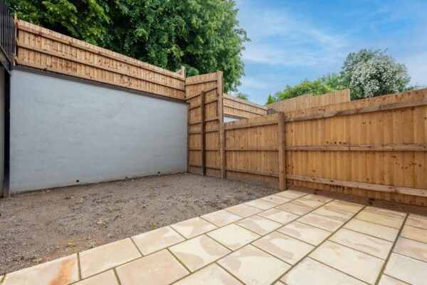 Beeches Rise, Mapperley Rise, Nottingham, NG3 5GH