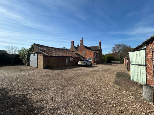 South Grange, Main Road, Utterby, Louth, Lincolnshire, LN11 0TQ