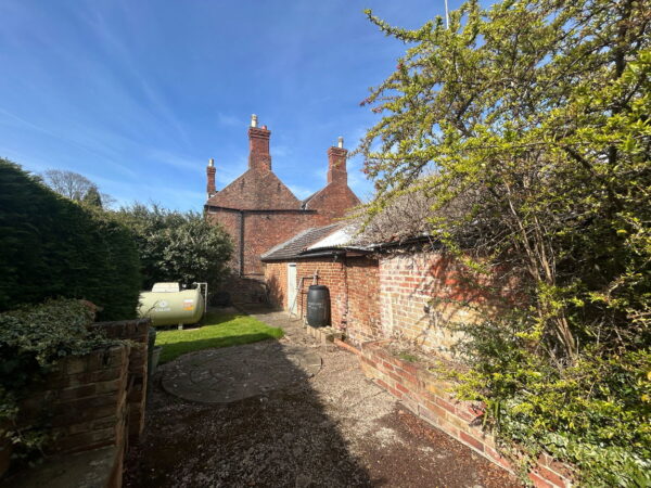 South Grange, Main Road, Utterby, Louth, Lincolnshire, LN11 0TQ