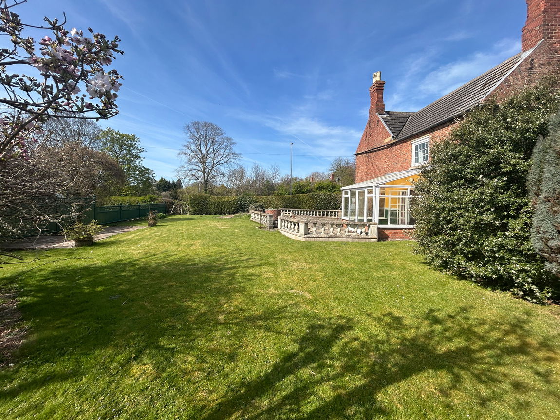 South Grange, Main Road, Utterby, Louth, Lincolnshire, LN11 0TQ