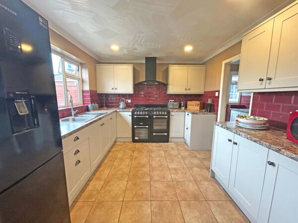 Dorma Lodge, St. Valentines Way, Skegness, Lincolnshire, PE25 2NG