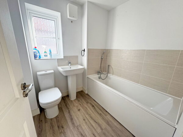 Pintail Circle, Biddenham, Bedford, Bedfordshire, MK40 4UL
