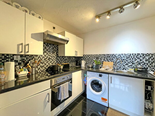 Hirondelle Close, Duston, NN5