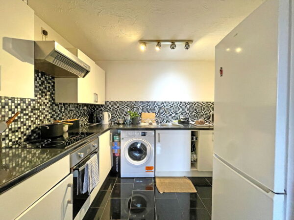 Hirondelle Close, Duston, NN5