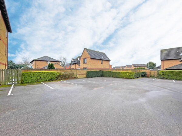 Hirondelle Close, Duston, NN5
