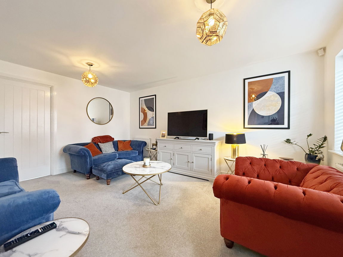 Airfield Road, Wellington Place, Market Harborough, Leicestershire, LE16 7BY