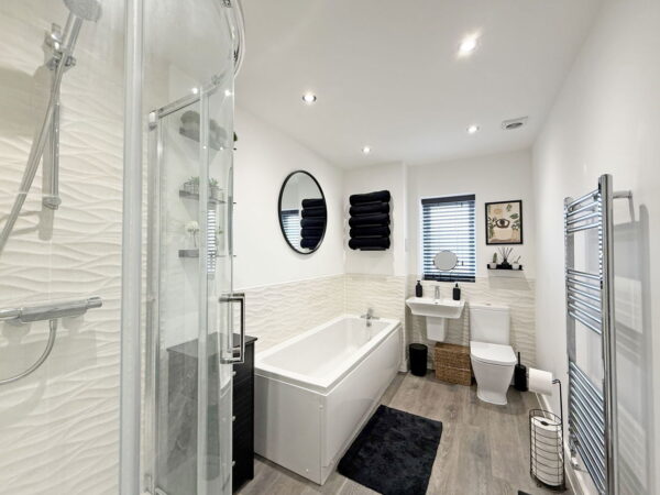 Airfield Road, Wellington Place, Market Harborough, Leicestershire, LE16 7BY