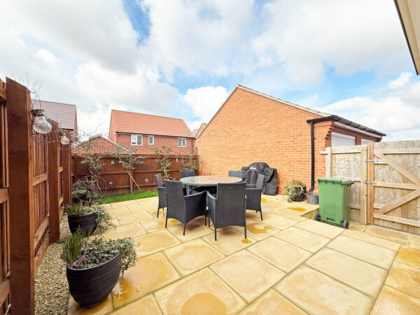 Airfield Road, Wellington Place, Market Harborough, Leicestershire, LE16 7BY
