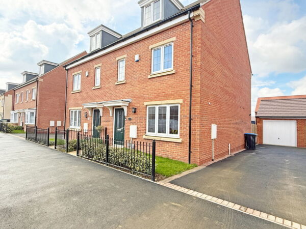 Airfield Road, Wellington Place, Market Harborough, Leicestershire, LE16 7BY