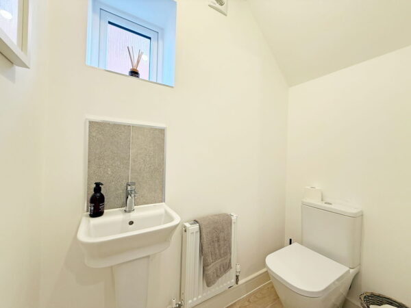 Kimble Close, Wellington Place, Market Harborough, Leicestershire, LE16 7EB