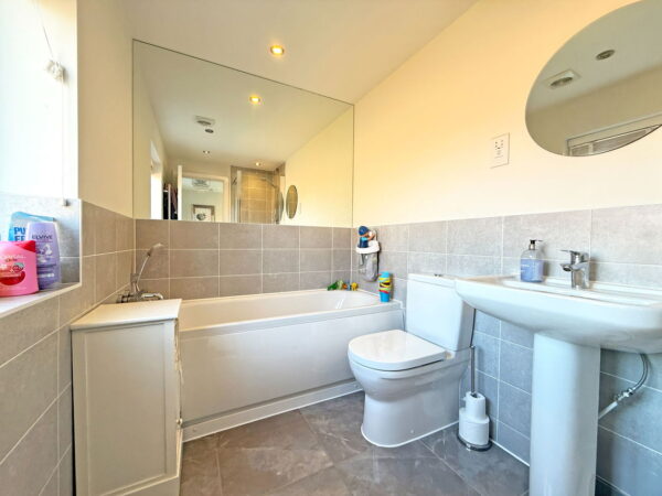 Townend Close, Husbands Bosworth, Lutterworth, Leicestershire, LE17 6RA