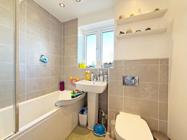 Harvest Road, Market Harborough, Leicestershire, LE16 9FN