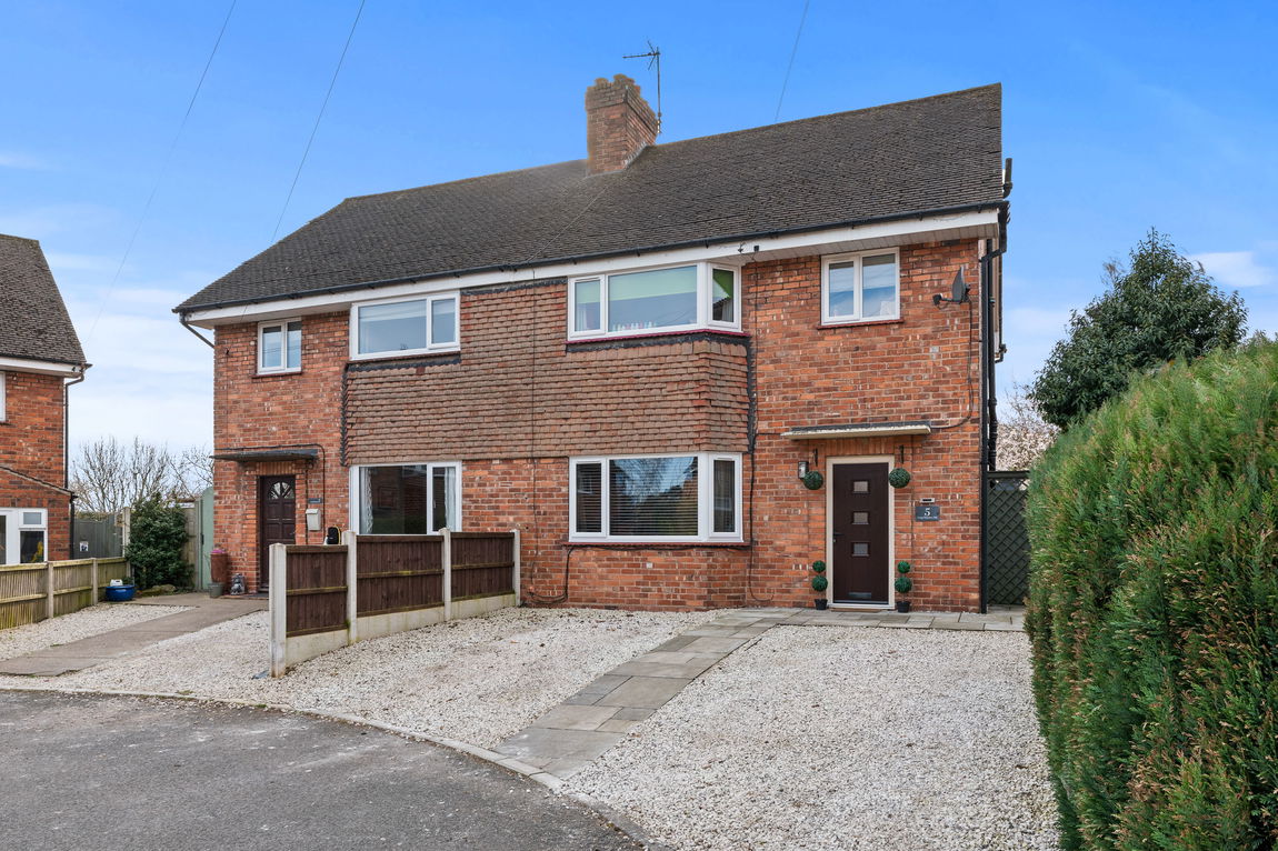 Long Meadow Hill, Lowdham, Nottingham, NG14 7DB
