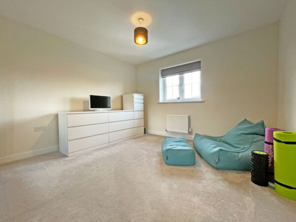 Arnold Drive, Corby, Northamptonshire, NN17 5FY