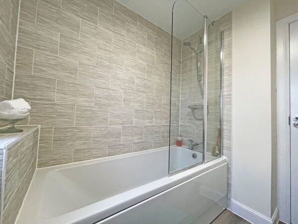 Arnold Drive, Corby, Northamptonshire, NN17 5FY