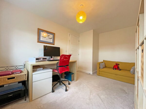 Arnold Drive, Corby, Northamptonshire, NN17 5FY