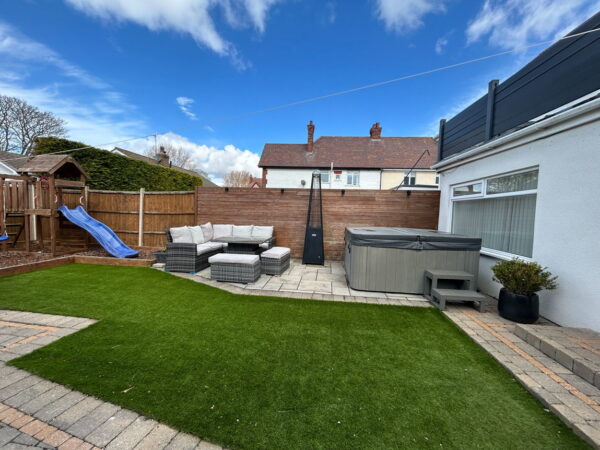 Hoylake Drive, Skegness, Lincolnshire, PE25 1AQ