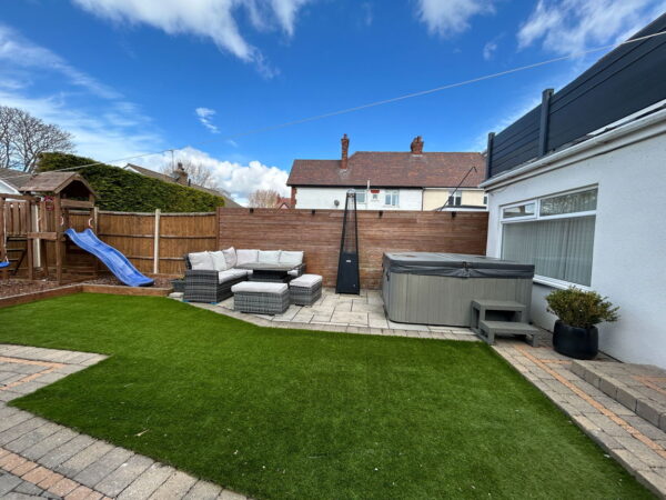 Hoylake Drive, Skegness, Lincolnshire, PE25 1AQ