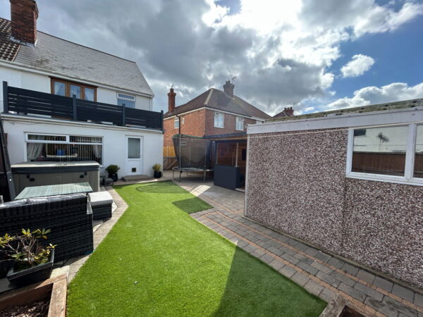 Hoylake Drive, Skegness, Lincolnshire, PE25 1AQ