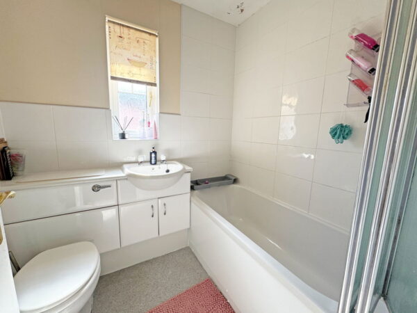 Oakham Close, Desborough, Northamptonshire