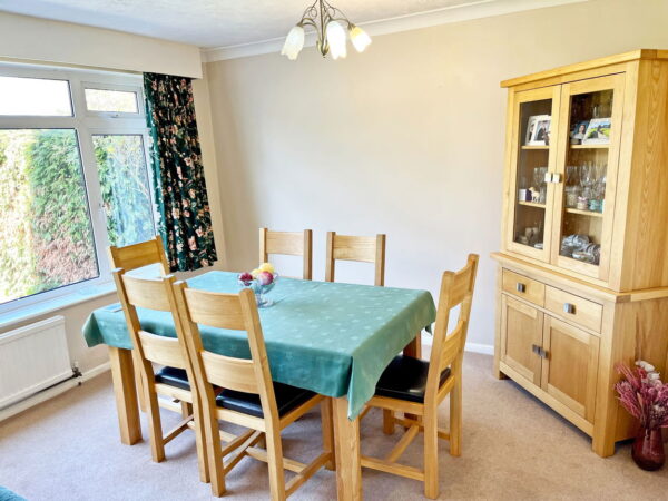 Loughborough Road, Rothley, Leicester, LE7 7NJ