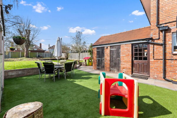 Long Meadow Hill, Lowdham, Nottingham, NG14 7DB