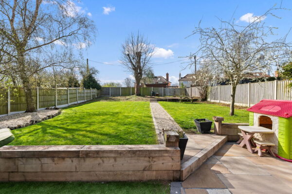 Long Meadow Hill, Lowdham, Nottingham, NG14 7DB