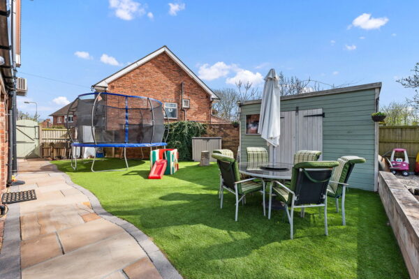 Long Meadow Hill, Lowdham, Nottingham, NG14 7DB