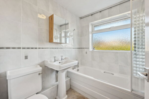 Verder Grove, Nottingham, Nottinghamshire, NG5 9BH