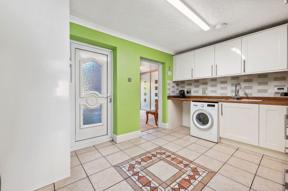 Verder Grove, Nottingham, Nottinghamshire, NG5 9BH