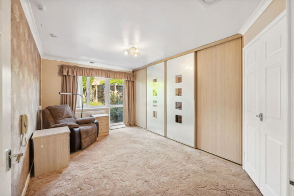Verder Grove, Nottingham, Nottinghamshire, NG5 9BH