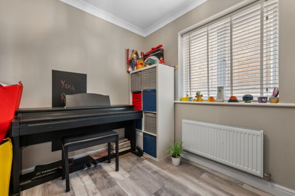 Renals Way, Calverton, Nottingham, NG14 6PH