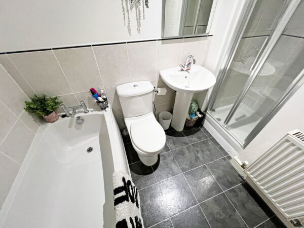 Pickering Place, Burbage, Hinckley, LE10 2FJ