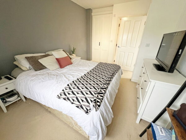 Pickering Place, Burbage, Hinckley, LE10 2FJ