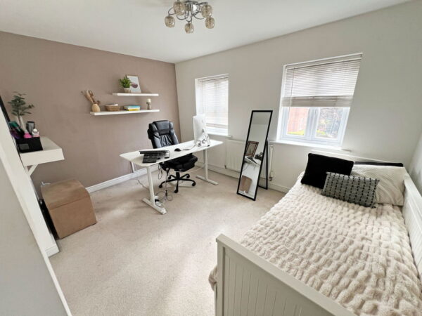 Pickering Place, Burbage, Hinckley, LE10 2FJ