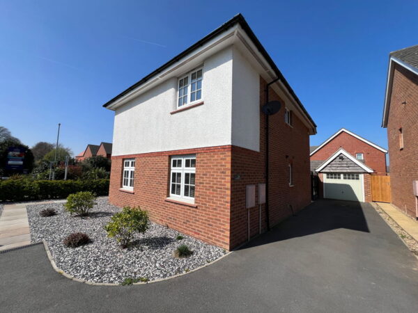 Ferry Pickering Close, Hinckley, LE10 0YN