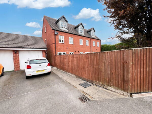 Pickering Place, Burbage, Hinckley, LE10 2FJ
