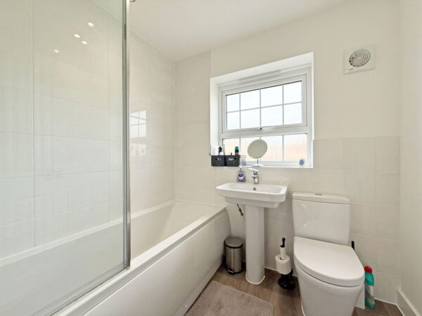 Harrow Close, Lubenham View, Market Harborough, Leicestershire, LE16 9YP